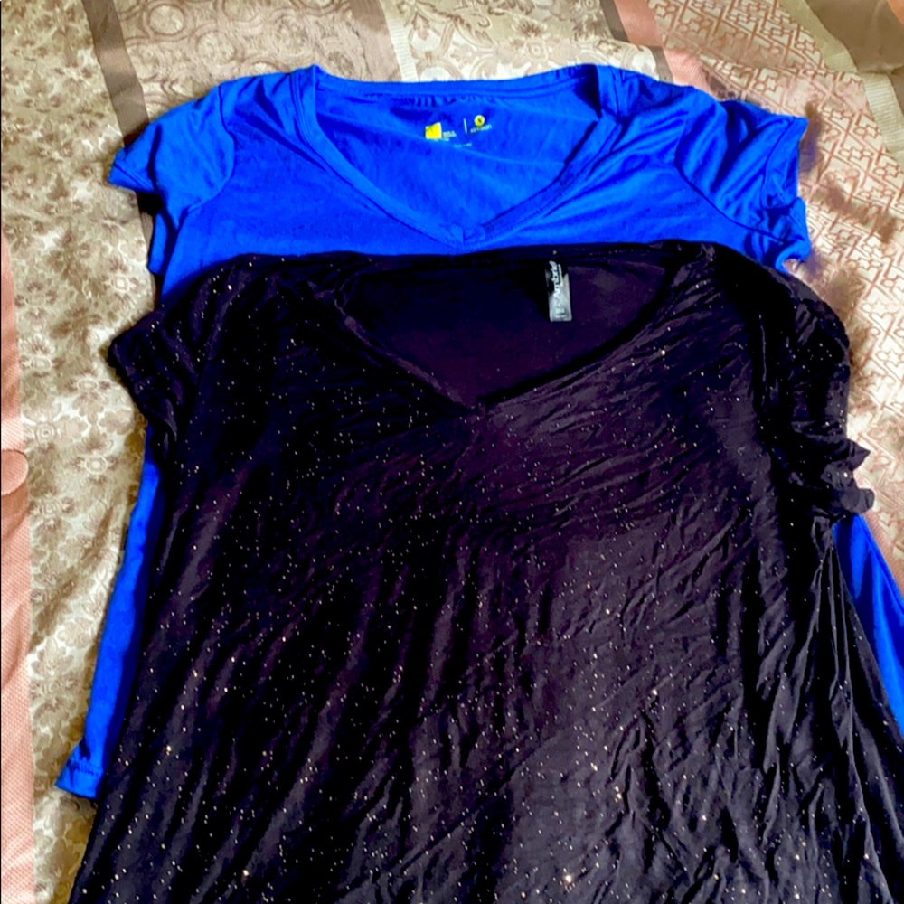 2 Large stretchy shirts